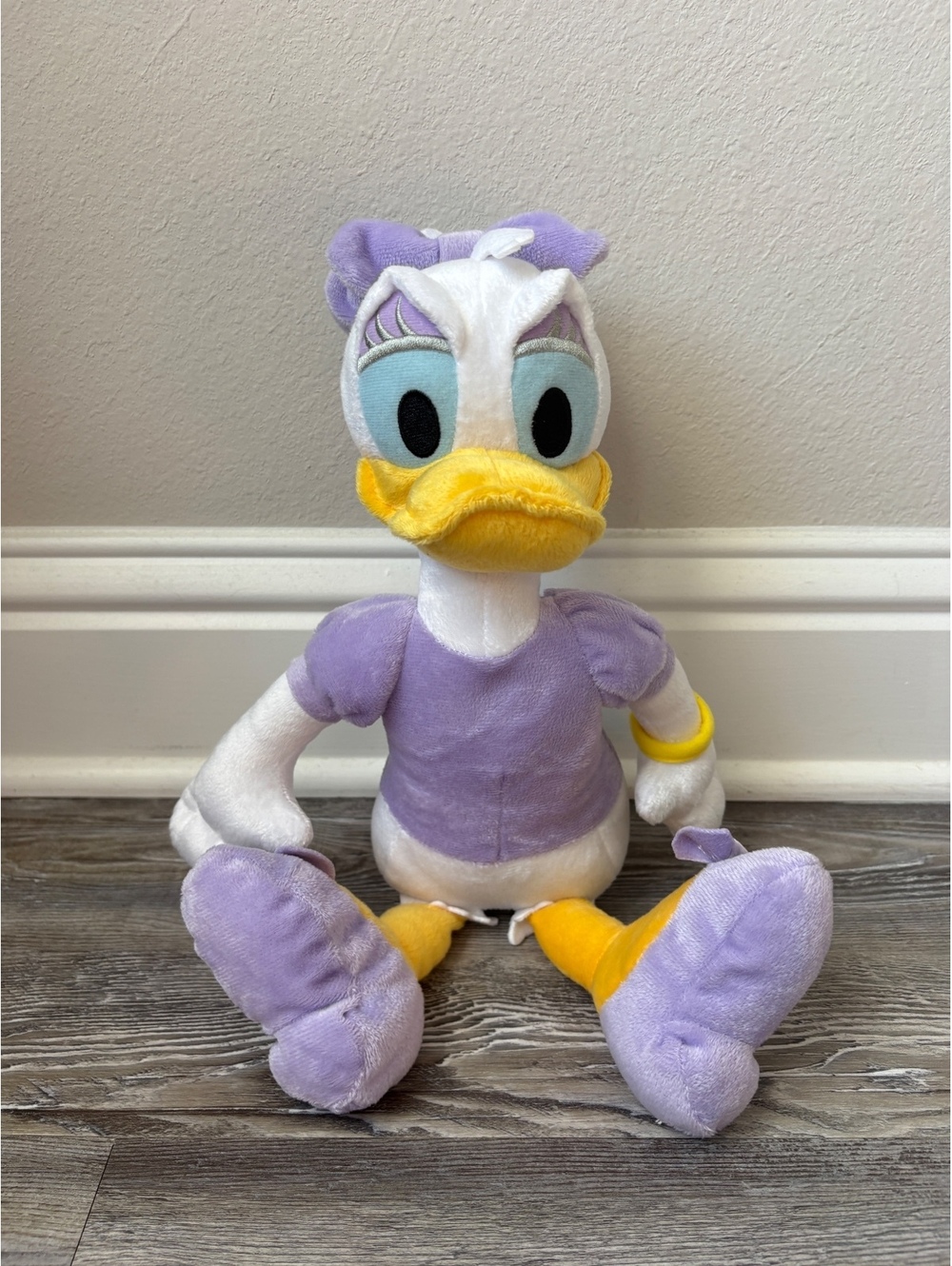 Disney Daisy Duck Plush – Approx. 16” – Purple Outfit & Bow
